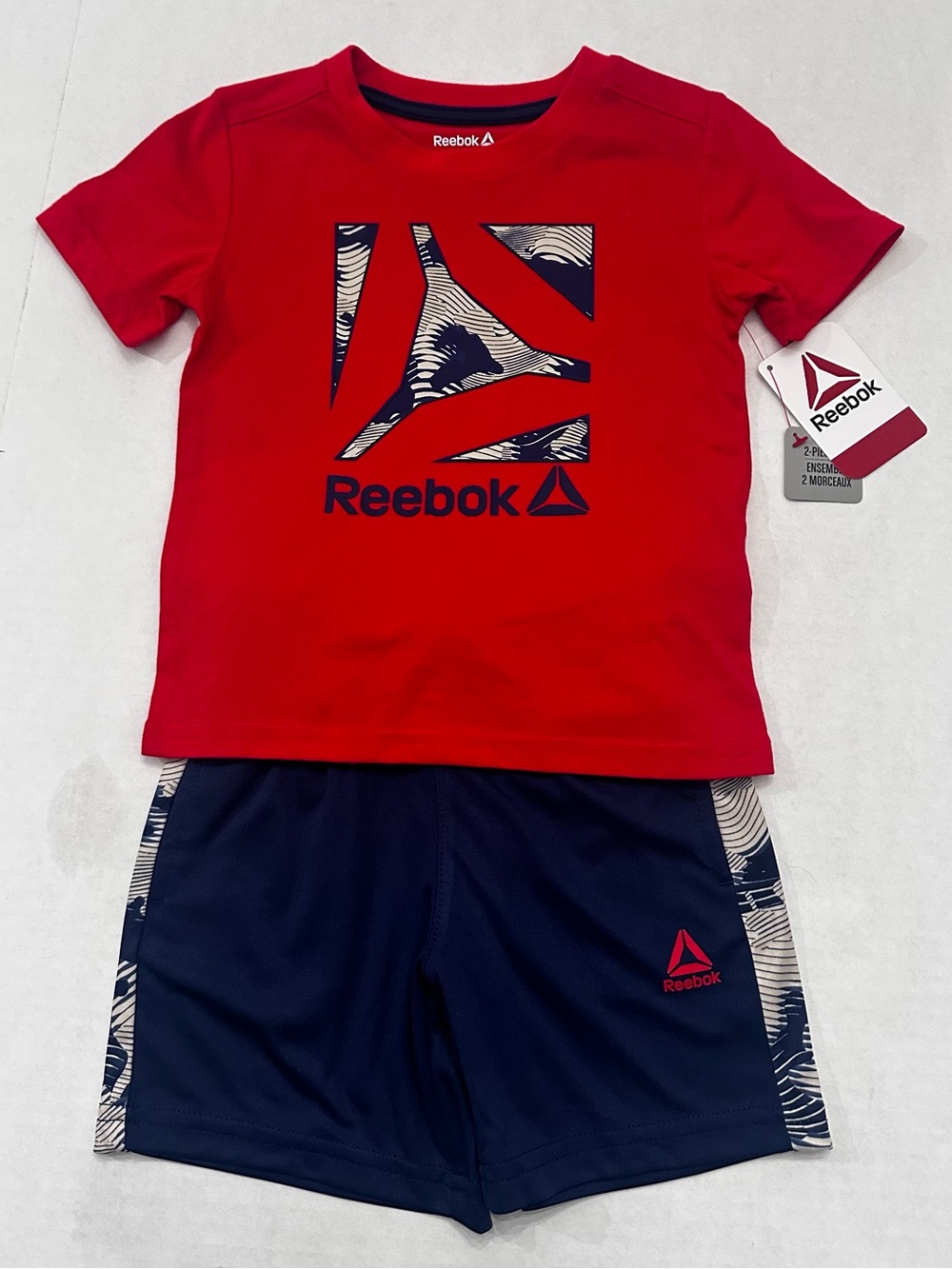 Reebok Toddler Boys Size 2T Red Graphic T-Shirt and Navy Blue Shorts Set NWT's